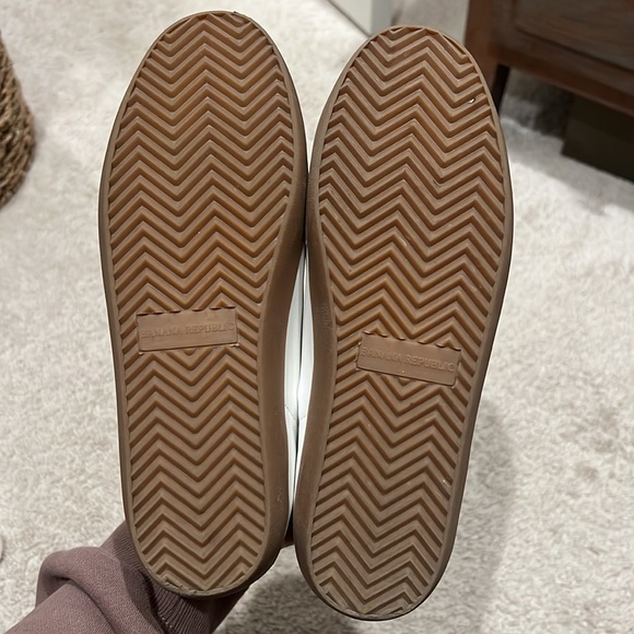 Banana Republic Women's Sneaker, Size 7.5, White and Brown Leather - Picture 4 of 5